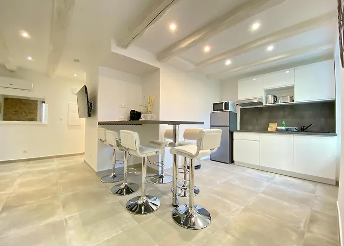 Apartment L'esperance By Scls Locations